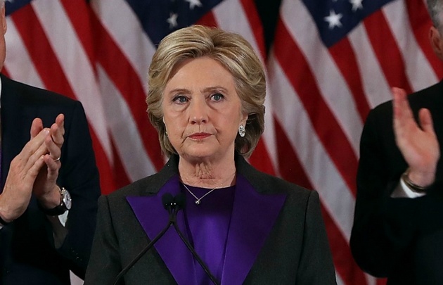 Hillary Clinton apuntó contra el FBI tras la derrota.