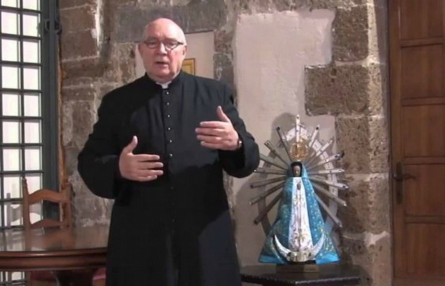 Carlos Miguel Buela, cura párroco del Instituto religioso del Verbo Encarnado.