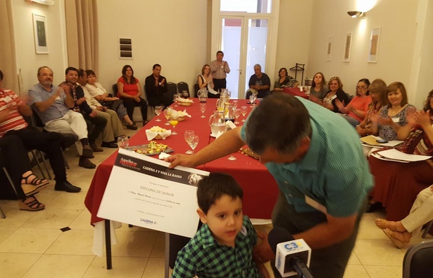 Rony premió a los 10 ganadores de Aquellos que Aman.