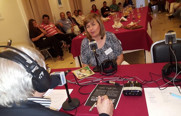 Rony premió a los 10 ganadores de Aquellos que Aman.