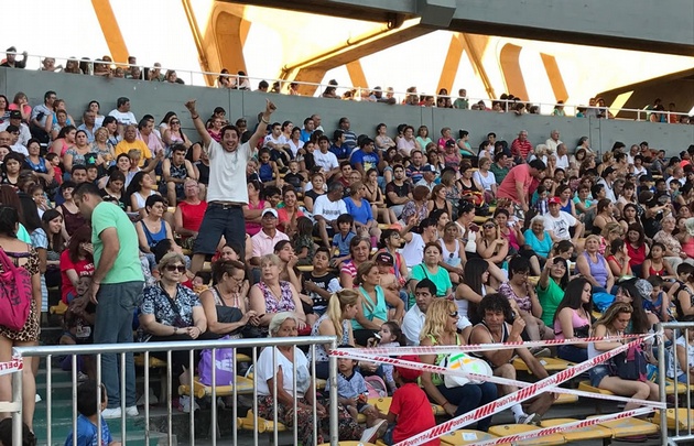 Juntos celebra los 32 años con una mega fiesta.