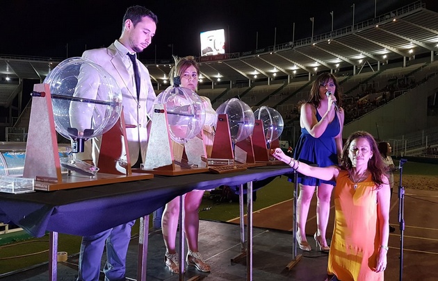 Sorteo del segundo Clio 0 Km en los 32 años de Juntos.