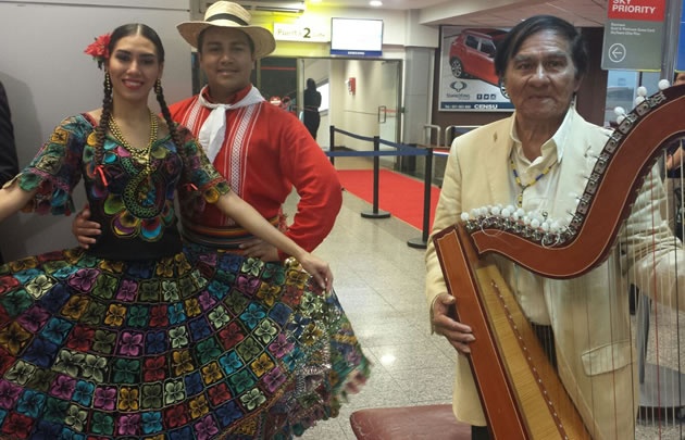 El subdirector de Air Europa, Richard Clark, presentó el vuelo inaugural desde Madrid