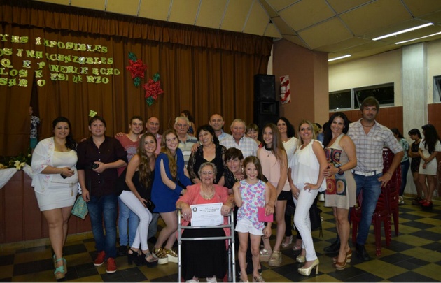 A los 88 años, Olga Brambilla terminó el colegio secundario.