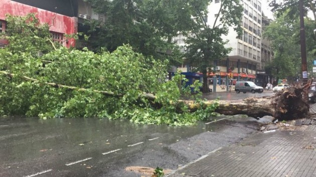 La capital uruguaya sufrió un violento temporal. 