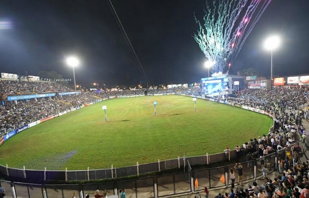 Más de 12 mil personas en el Anfiteatro José Hernández.