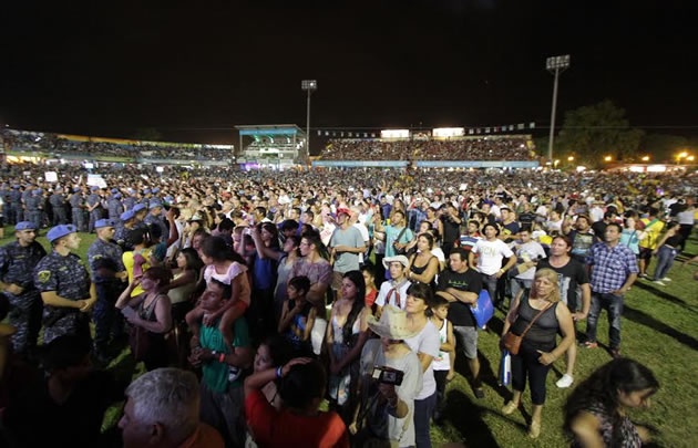 Más de 12 mil personas en el Anfiteatro José Hernández.