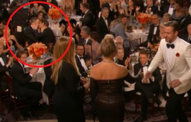 El beso de Ryan Reynolds y Andrew Garfield