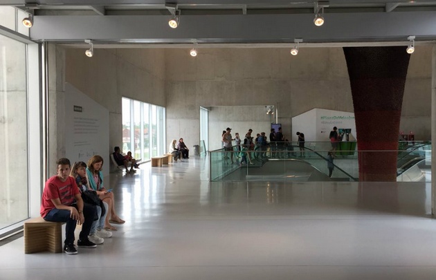 Juan Pablo Viola, el corresponsal de Cadena 3 en La Feliz, visita el Museo MAR.