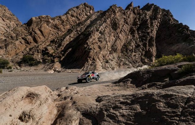 Stéphane Peterhansel, el nuevo líder de la competencia en autos. 