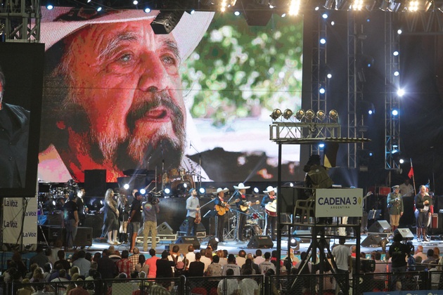 Homenaje a Horacio Guarany en el día de su pérdida. 