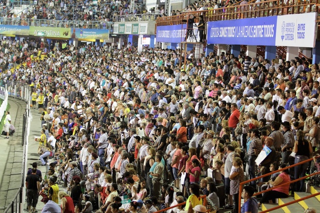 El anfiteatro estaba repleto de gente. 