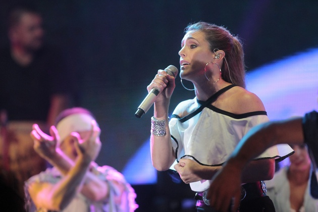 Soledad Pastorutti se presentó junto a su hermana Natalia.