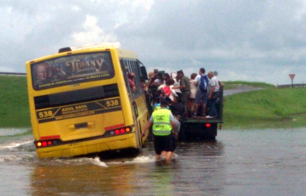El rescate fue en la autopista Rosario-Buenos Aires, a la altura de Theobald.