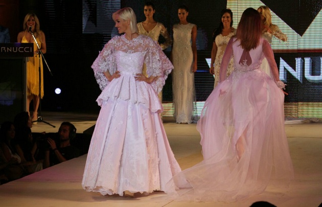 Belleza y glamour en el desfile de los Vernucci. 