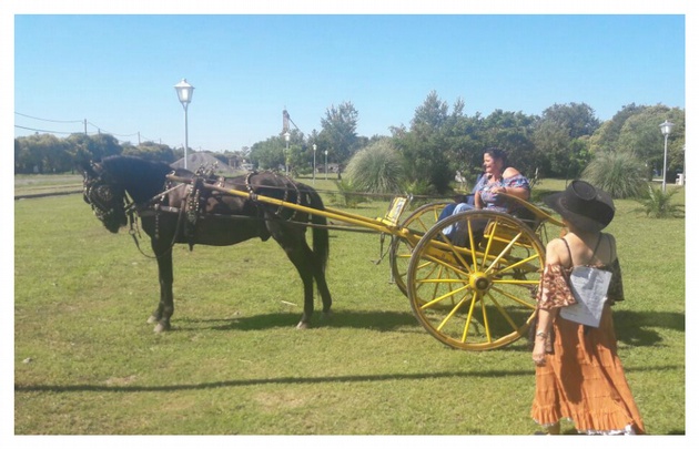 La pareja ingresó en sulky