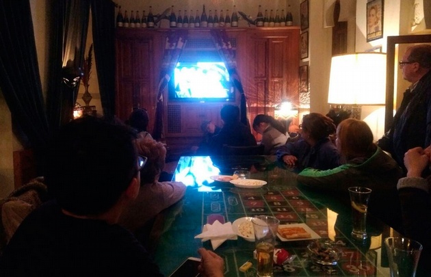 La mesa en la que Rick le hacía ganar una pequeña fortuna a un apostador