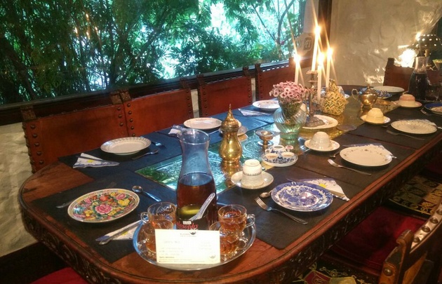 La Casa del Bosque, gran variedad de tés y tortas para degustar.