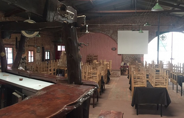 En la antigua pulpería fue convertida en restorán y se realizan shows.