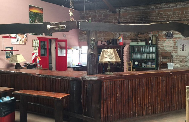 En la antigua pulpería fue convertida en restorán y se realizan shows.