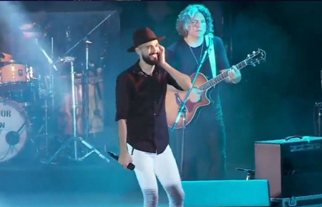 Abel Pintos brilló ante 30 mil personas en Alta Gracia.