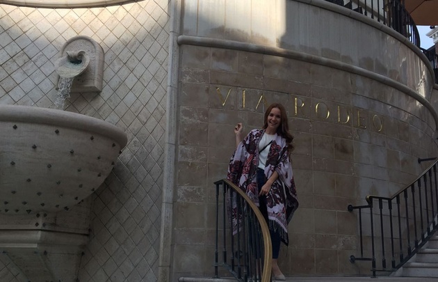 Agustina paseó por la exclusiva Rodeo Drive.