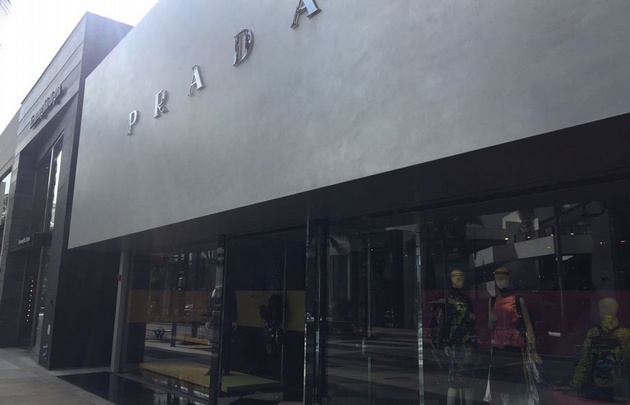 Agustina paseó por la exclusiva Rodeo Drive.