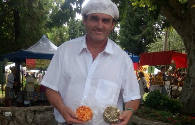 Feria de las artesanías en Villa Las Rosas, Traslasierra.