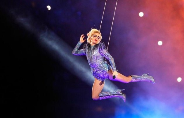 Lady Gaga brilló en el entretiempo de la final del Super Bowl.