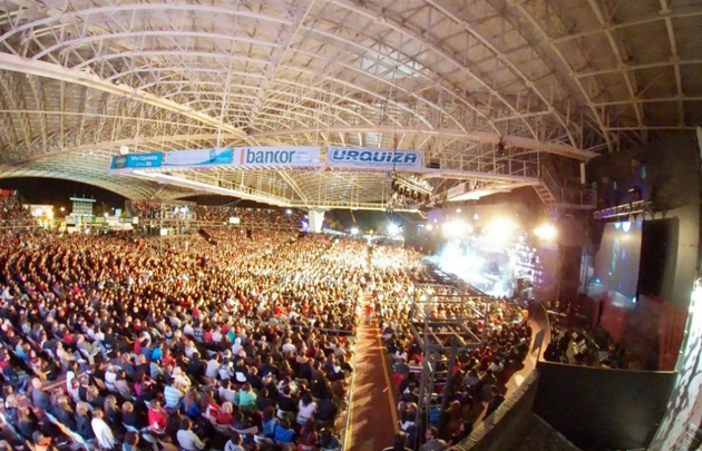 Miles de personas cayeron rendidas a los pies de Sabina y lo ovacionaron de pie