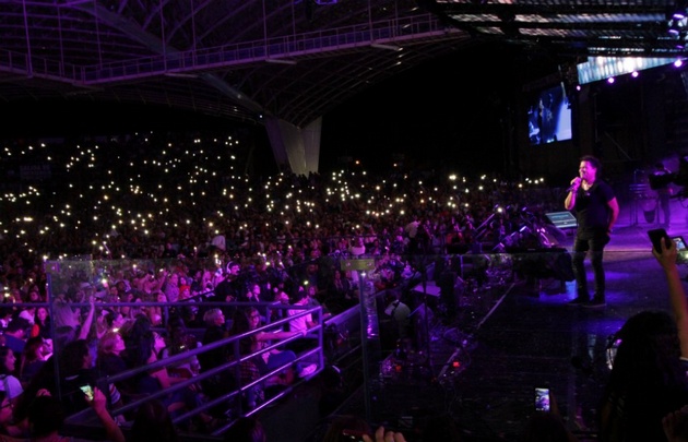 Carlos Vives, el rey del vallenato, puso a bailar al público.