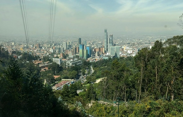 Yeny Ortega desde el cerro de Monserrate en Colombia.