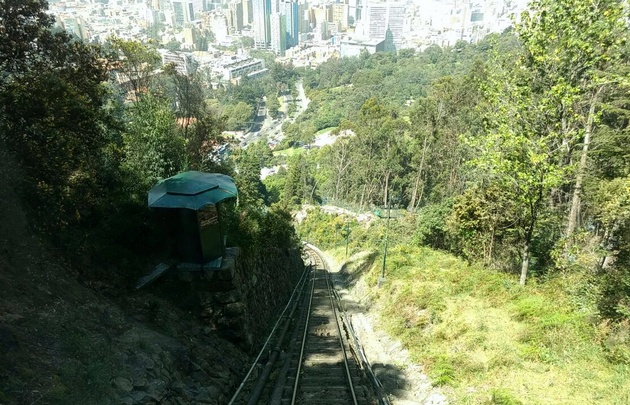 Yeny Ortega desde el cerro de Monserrate en Colombia.