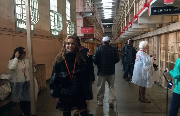 Agustina Vivanco recorrió la ex cárcel de Alcatraz en San Francisco.