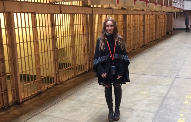 Agustina Vivanco recorrió la ex cárcel de Alcatraz en San Francisco.