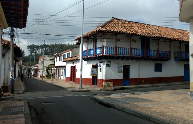 Yeny Ortega recorre Zipaquirá.
