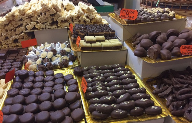 Algunas de las delicias que se pueden conseguir en la feria del Puente Uruguay.