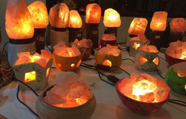 La feria del Puente Uruguay presenta interesantes productos.