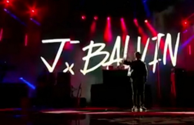 A puro reggaetón se vivió el espectáculo de J Balvin.