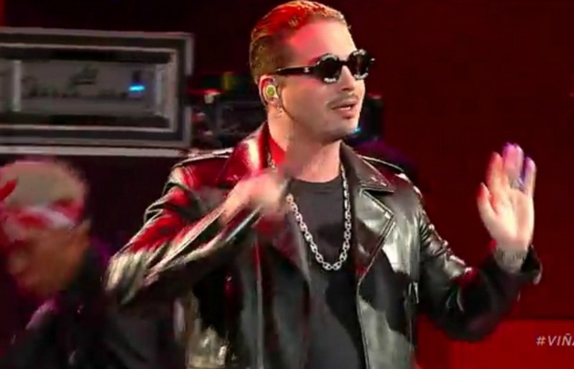 A puro reggaetón se vivió el espectáculo de J Balvin.