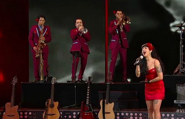 La chilena Mon Laferte fue ovacionada.