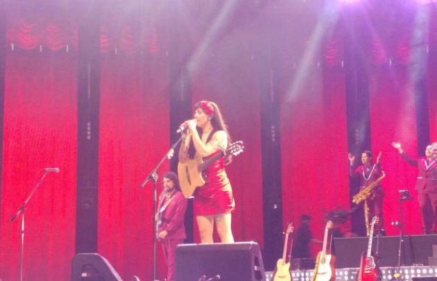 La chilena Mon Laferte fue ovacionada.