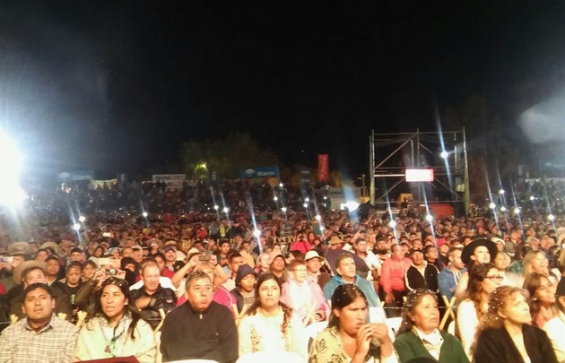 Unas 10 mil personas se dieron cita en el cierre de la Serenata a Cafayate,