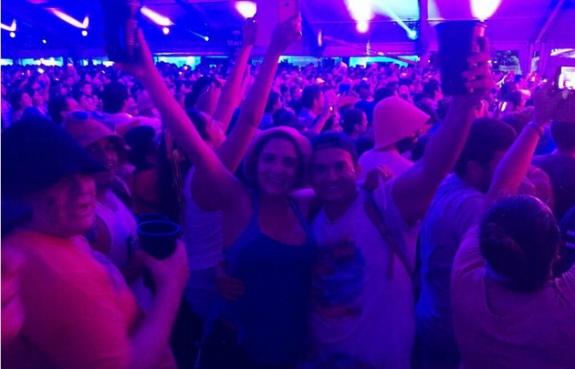 Una multitud en el carnaval de Los Tekis.