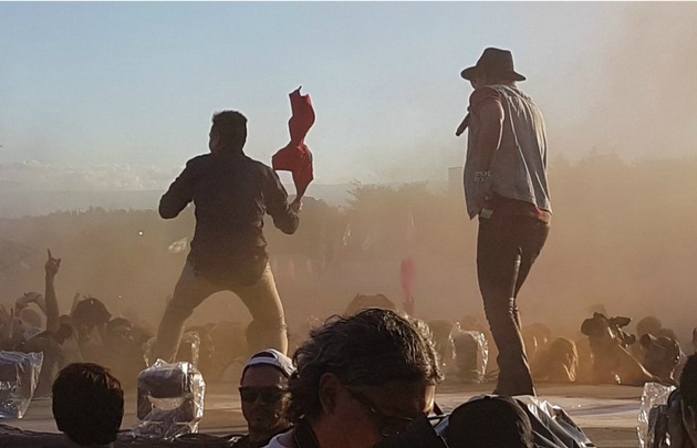 Los Caligaris llevaron la fiesta al Cosquín