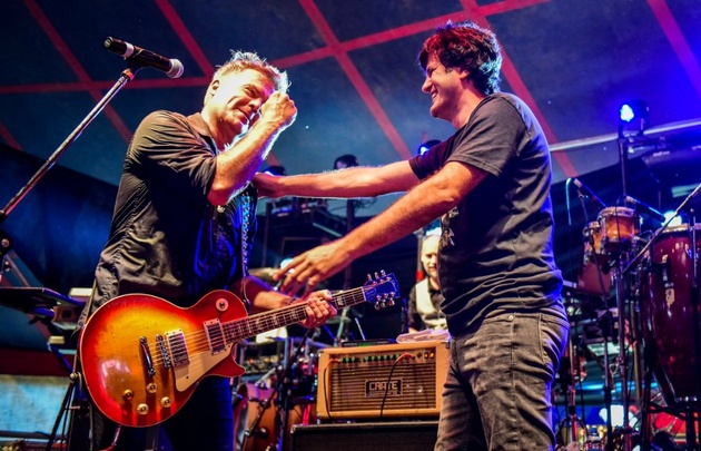 Los Pericos y Ciro y los persas en el espacio alternativo de Cosquín