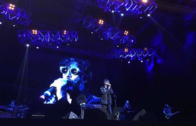 Fito Páez en el escenario temático.