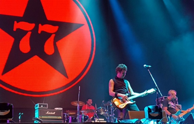 Ataque 77 en el cierre de Cosquín Rock.