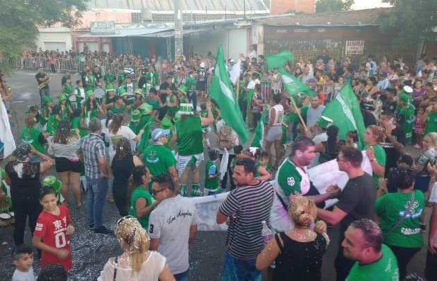 Murgas y comparsas en barrio Cerveceros (Foto: @CulturaMuni)