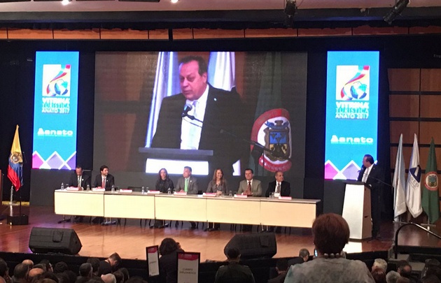 Gustavo Santos en la Feria Internacional de Turismo de Colombia